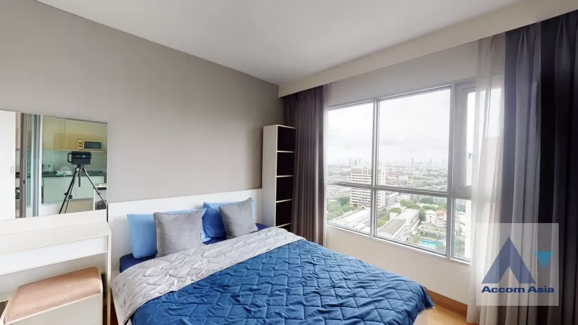  1 Bedroom  Condominium For Rent in Sukhumvit, Bangkok  near BTS Ekkamai (AA23282)