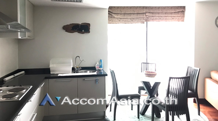  2 Bedrooms  Condominium For Rent in Ploenchit, Bangkok  near BTS Chitlom (AA23284)