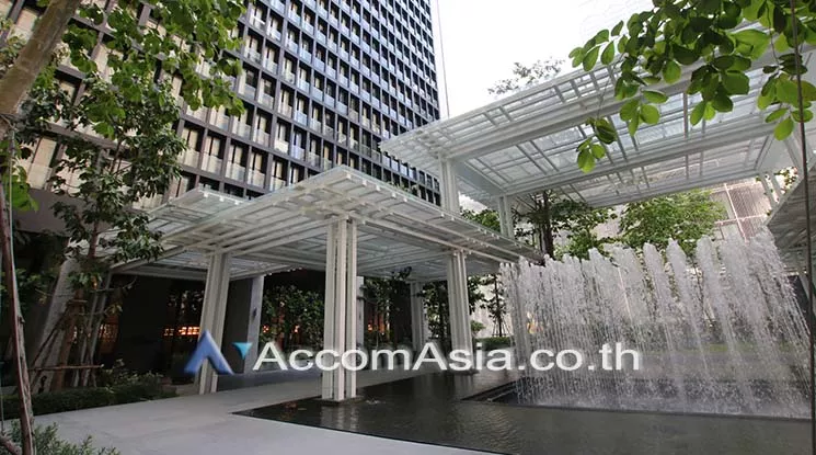  1 Bedroom  Condominium For Rent in Ploenchit, Bangkok  near BTS Ploenchit (AA23300)