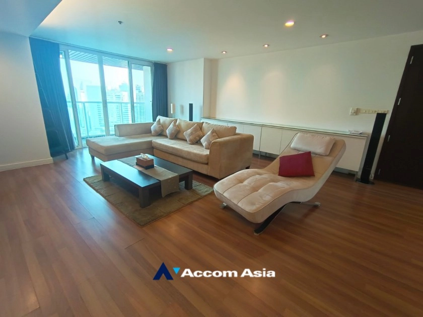  Urbana Langsuan Condominium  2 Bedroom for Rent BTS Chitlom in Ploenchit Bangkok