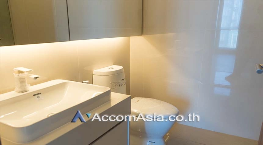 6  3 br Condominium For Sale in Rama 3 ,Bangkok BTS Saphan Taksin at Menam Residences AA23343