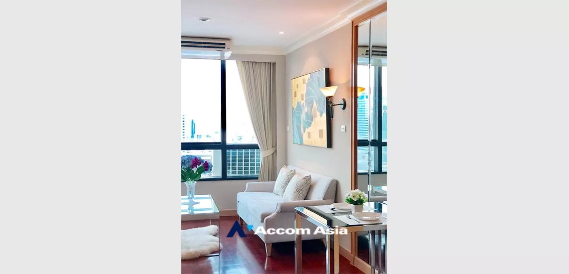  Condominium For Rent in Ploenchit, Bangkok  near BTS Chitlom (AA23354)