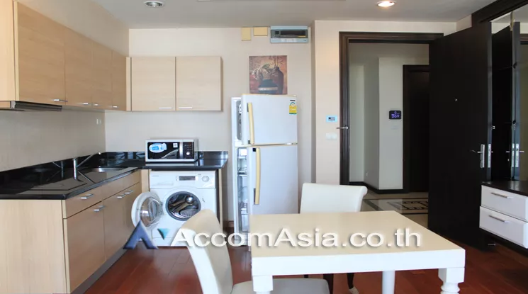  1 Bedroom  Condominium For Rent & Sale in Ploenchit, Bangkok  near BTS Chitlom (AA23393)