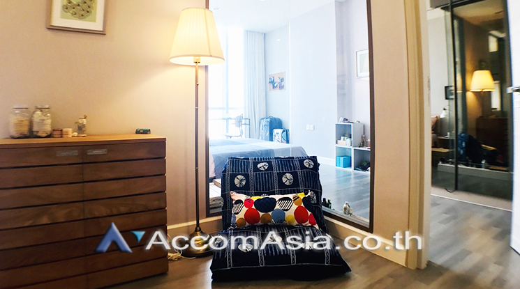 5  1 br Condominium For Rent in Silom ,Bangkok BTS Surasak at The Room Sathorn Pan Road AA23547