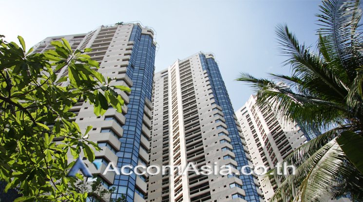 Pet friendly |  3 Bedrooms  Condominium For Rent in Sukhumvit, Bangkok  near BTS Phrom Phong (23684)