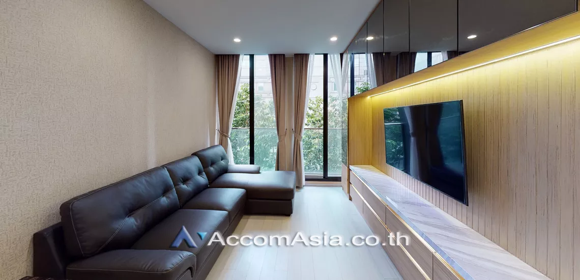  2 Bedrooms  Condominium For Rent in Ploenchit, Bangkok  near BTS Ploenchit (AA23681)