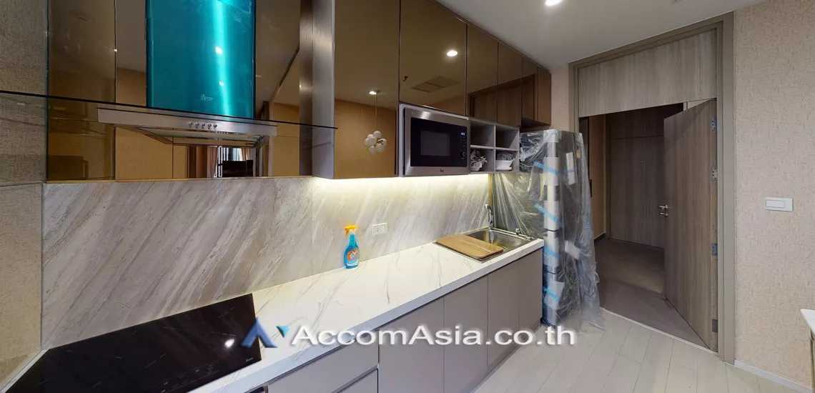  2 Bedrooms  Condominium For Rent in Ploenchit, Bangkok  near BTS Ploenchit (AA23681)