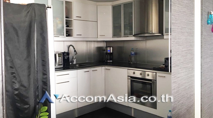 Pet friendly |  2 Bedrooms  Condominium For Rent in Sukhumvit, Bangkok  near BTS Ekkamai (AA23774)