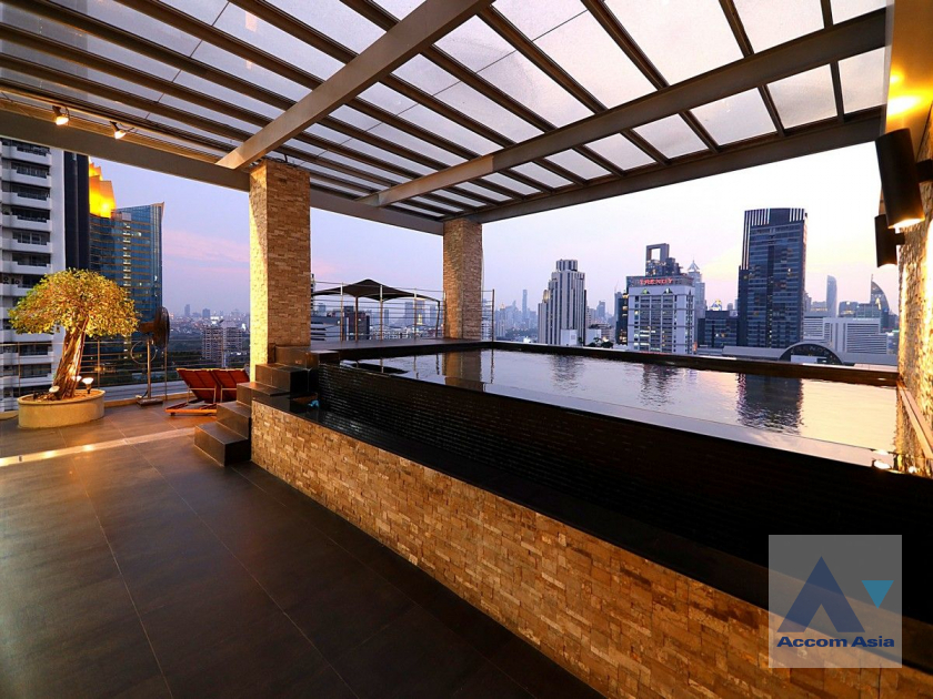 Private Swimming Pool, Double High Ceiling, Penthouse condominium for sale in Sukhumvit at The Master Centrium Asoke-Sukhumvit, Bangkok Code AA23834