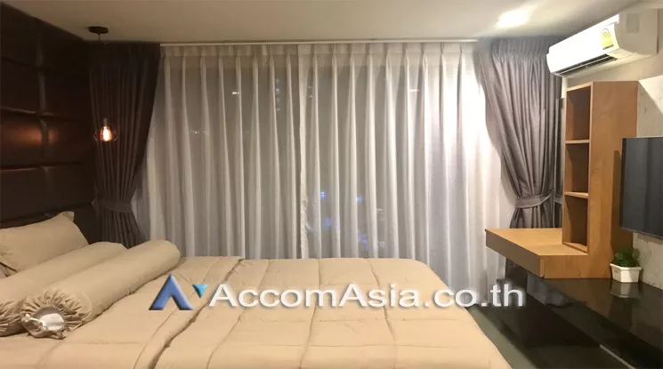  1 Bedroom  Condominium For Rent in Sukhumvit, Bangkok  near BTS Asok - MRT Sukhumvit (AA23951)