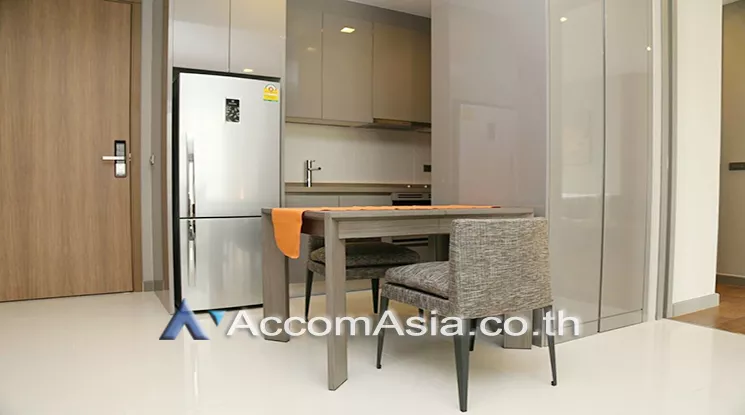  1 Bedroom  Condominium For Rent in Silom, Bangkok  near BTS Chong Nonsi (AA24016)