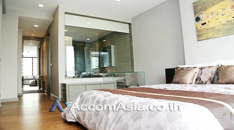  1 Bedroom  Condominium For Rent in Silom, Bangkok  near BTS Chong Nonsi (AA24016)