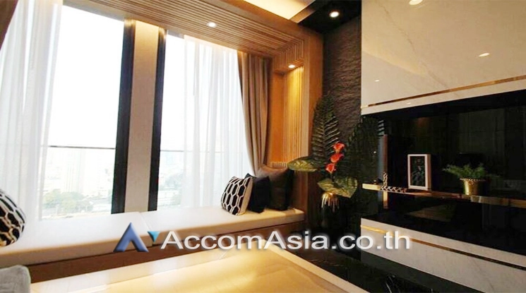  1 Bedroom  Condominium For Rent in Ploenchit, Bangkok  near BTS Ploenchit (AA24051)