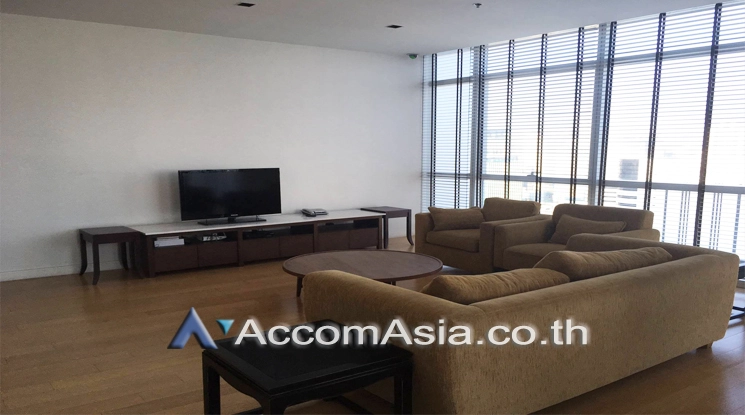  4 Bedrooms  Condominium For Rent in Ploenchit, Bangkok  near BTS Ploenchit (AA24066)