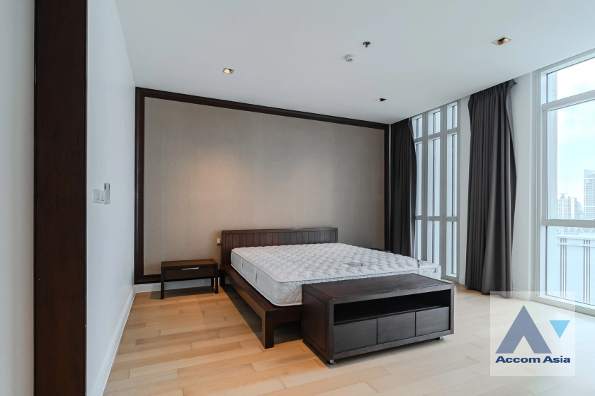 12  4 br Condominium For Rent in Ploenchit ,Bangkok BTS Ploenchit at Athenee Residence AA24066