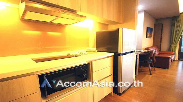  2 Bedrooms  Condominium For Rent in Sukhumvit, Bangkok  near BTS Phrom Phong (AA24108)