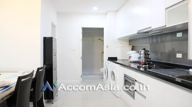  2 Bedrooms  Apartment For Rent in Sukhumvit, Bangkok  near BTS Phrom Phong (AA24124)