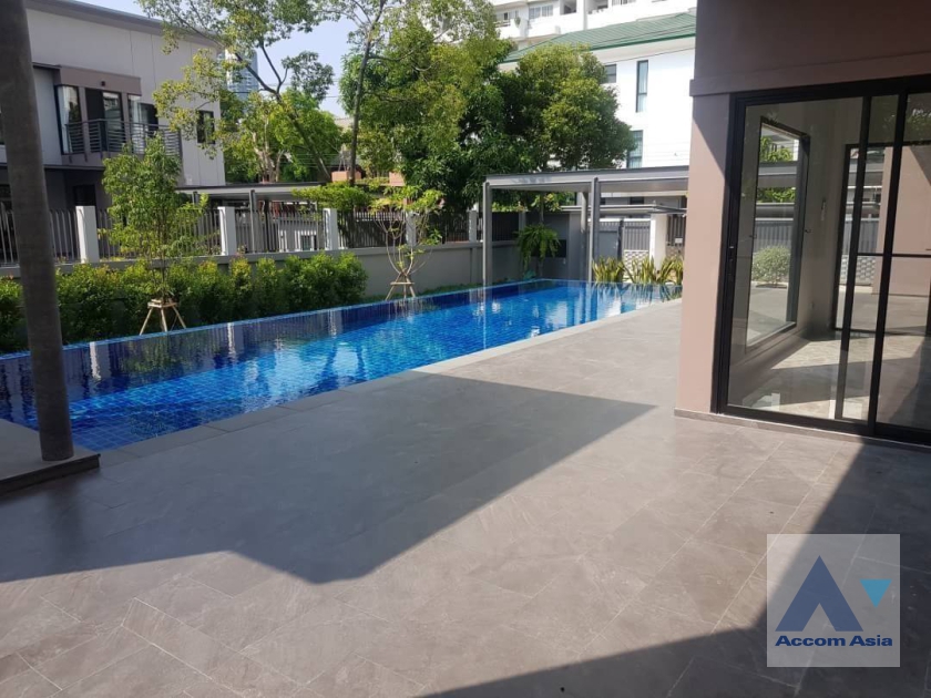  1  4 br House For Rent in sukhumvit ,Bangkok BTS Phrom Phong AA24155