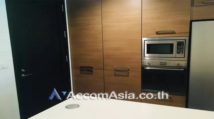  3 Bedrooms  Condominium For Rent in Sathorn, Bangkok  near MRT Lumphini (AA24169)