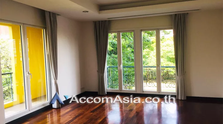  3 Bedrooms  Condominium For Rent in Sathorn, Bangkok  near MRT Lumphini (AA24169)