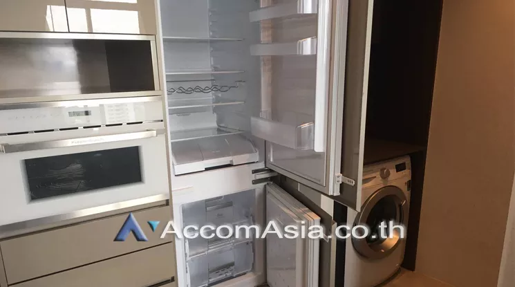  2 Bedrooms  Condominium For Rent in Sukhumvit, Bangkok  near BTS Phrom Phong (AA24173)