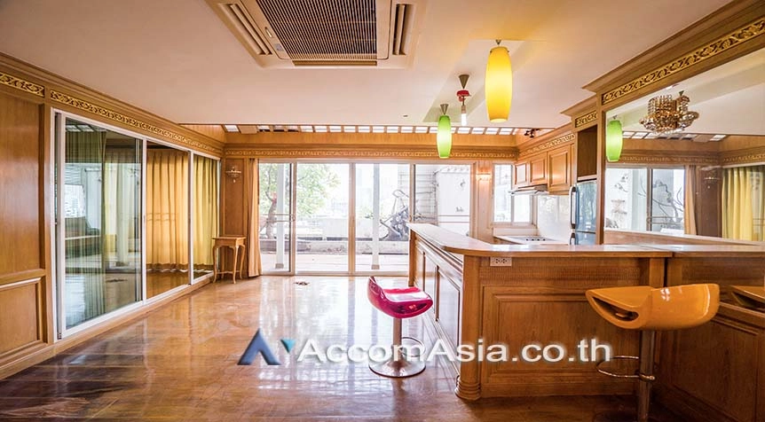  4 Bedrooms  Condominium For Rent in Sukhumvit, Bangkok  near BTS Nana (23734)