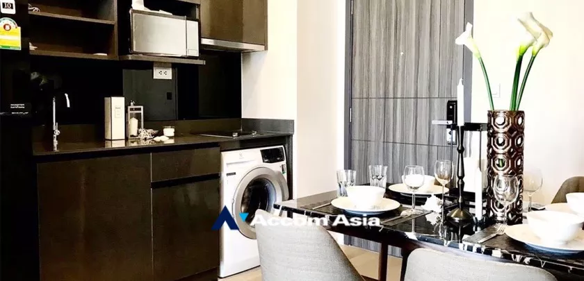 Corner Unit |  2 Bedrooms  Condominium For Rent in Sukhumvit, Bangkok  near BTS Asok - MRT Sukhumvit (AA24198)