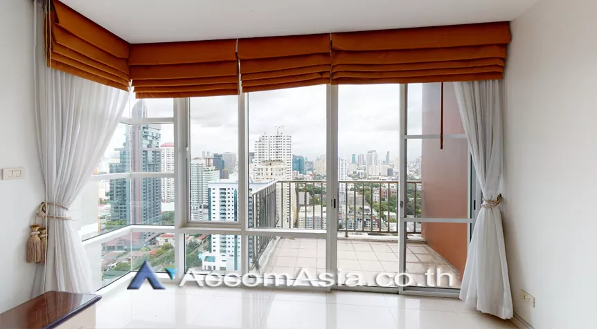 Pet friendly |  2 Bedrooms  Condominium For Rent in Sukhumvit, Bangkok  near BTS Ekkamai (AA24212)