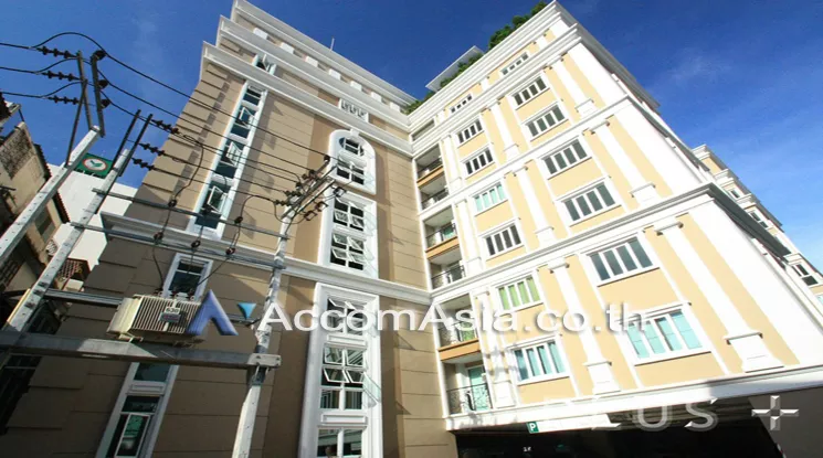  2 Bedrooms  Condominium For Rent in Sukhumvit, Bangkok  near BTS Ekkamai (AA24248)