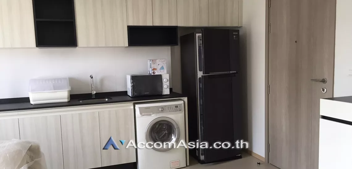  1 Bedroom  Condominium For Rent in Sukhumvit, Bangkok  near BTS Thong Lo (AA24278)