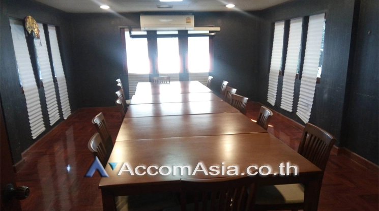 Home Office |  3 Bedrooms  House For Rent in Sukhumvit, Bangkok  near BTS Ekkamai (AA24284)