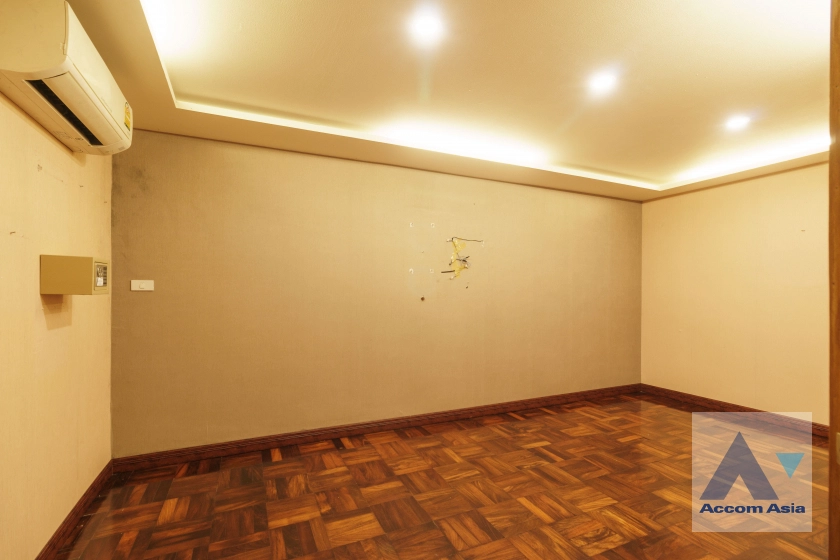 9  10 br House For Rent in Sukhumvit ,Bangkok BTS Ekkamai AA24284