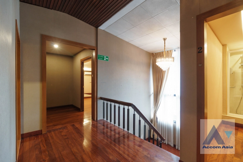 14  10 br House For Rent in Sukhumvit ,Bangkok BTS Ekkamai AA24284