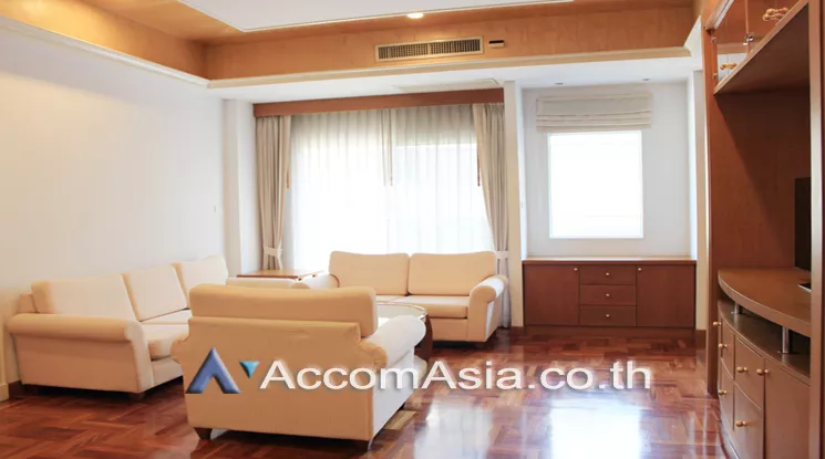 Pet friendly |  3 Bedrooms  Apartment For Rent in Sukhumvit, Bangkok  near BTS Nana (AA24340)