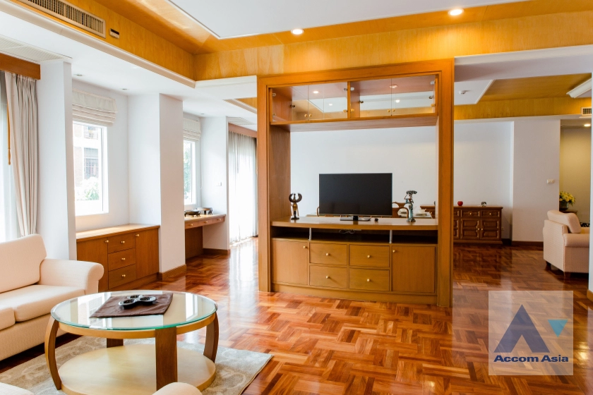  1  3 br Apartment For Rent in Sukhumvit ,Bangkok BTS Nana at Luxurious and Comfortable living AA24340