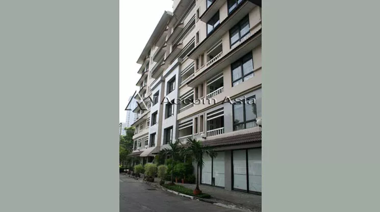  2 Bedrooms  Condominium For Rent in Sukhumvit, Bangkok  near BTS Thong Lo (AA24347)
