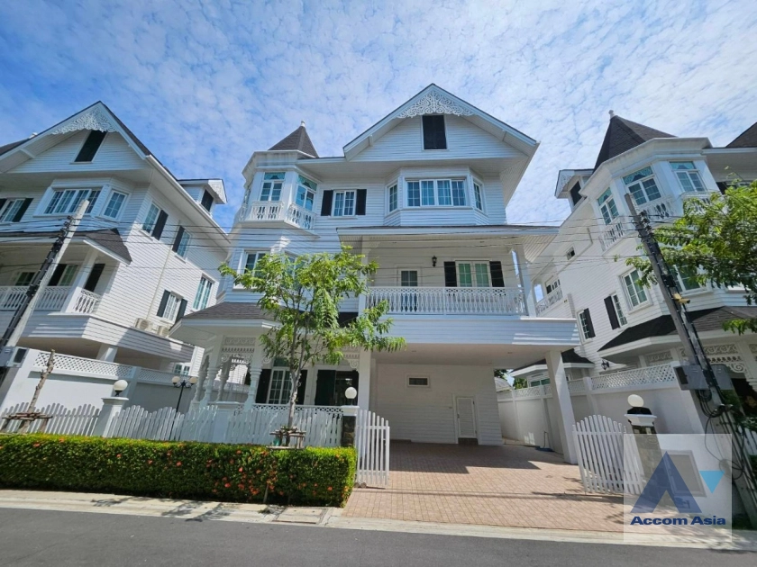 Fantasia Villa 4 House  5 Bedroom for Sale & Rent   in Bangna Bangkok