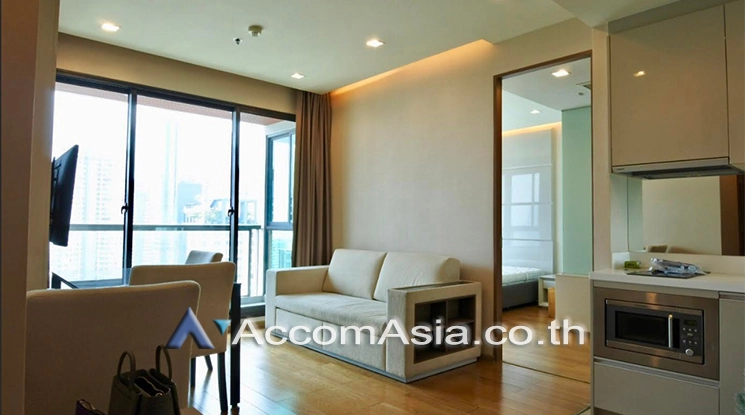  2 Bedrooms  Condominium For Rent in Silom, Bangkok  near BTS Chong Nonsi (AA24360)