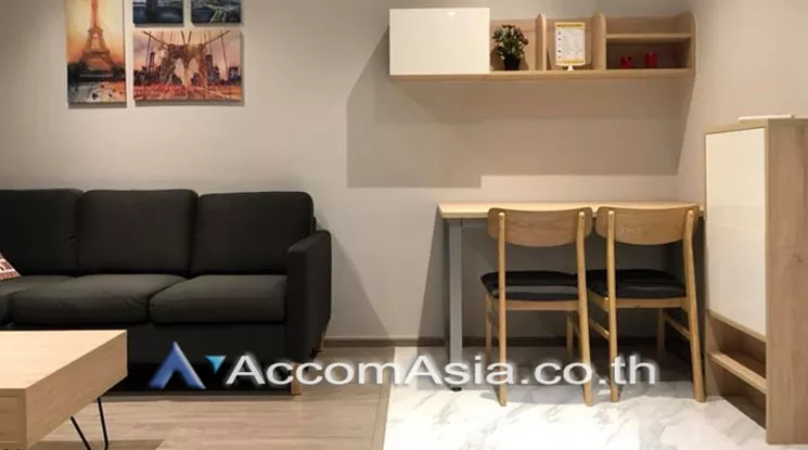  1 Bedroom  Condominium For Rent in Sukhumvit, Bangkok  near BTS Ekkamai (AA24389)