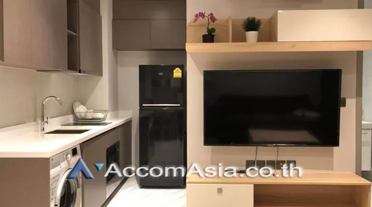  1 Bedroom  Condominium For Rent in Sukhumvit, Bangkok  near BTS Ekkamai (AA24389)