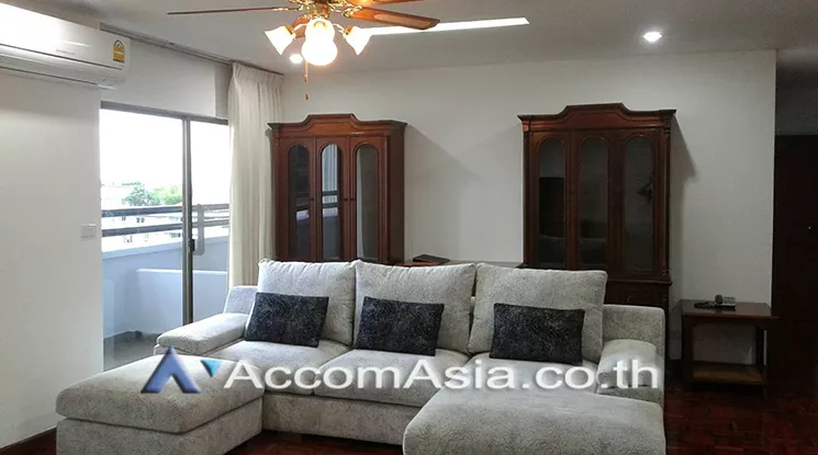  3 Bedrooms  Apartment For Rent in Sukhumvit, Bangkok  near BTS Phrom Phong (AA24427)