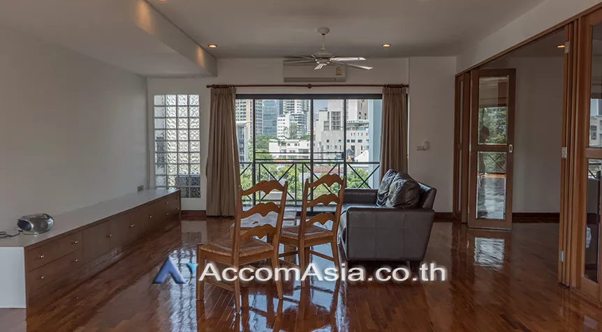  3 Bedrooms  Apartment For Rent in Sukhumvit, Bangkok  near BTS Phrom Phong (AA24538)