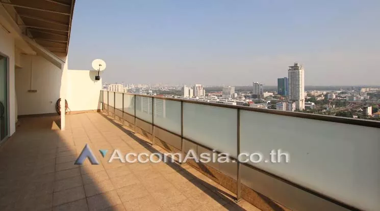  3 Bedrooms  Condominium For Rent in Sathorn, Bangkok  near BRT Thanon Chan (2018403)