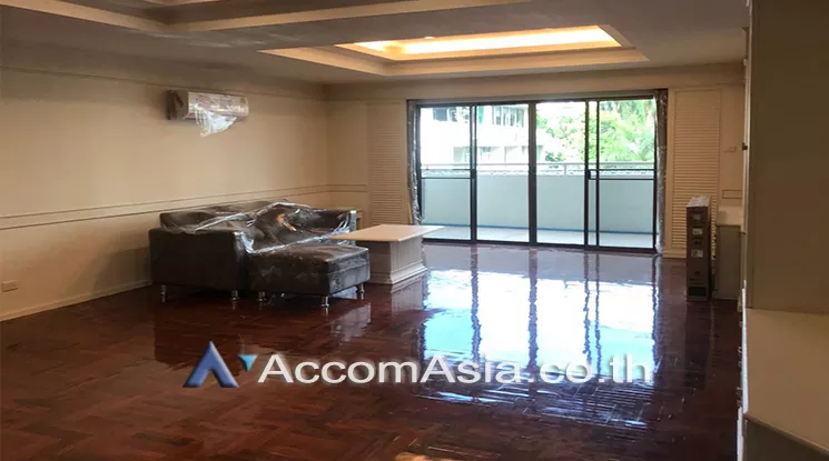 Big Balcony |  3 Bedrooms  Apartment For Rent in Sukhumvit, Bangkok  near BTS Phrom Phong (AA24638)