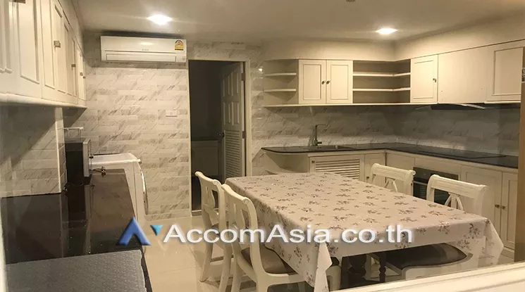 Big Balcony |  2 Bedrooms  Apartment For Rent in Sukhumvit, Bangkok  near BTS Phrom Phong (AA24659)