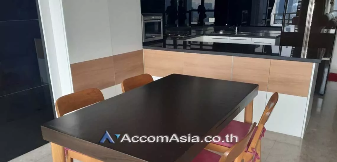  1 Bedroom  Condominium For Rent in Sukhumvit, Bangkok  near BTS Ekkamai (AA24668)