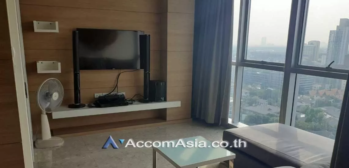  1 Bedroom  Condominium For Rent in Sukhumvit, Bangkok  near BTS Ekkamai (AA24668)