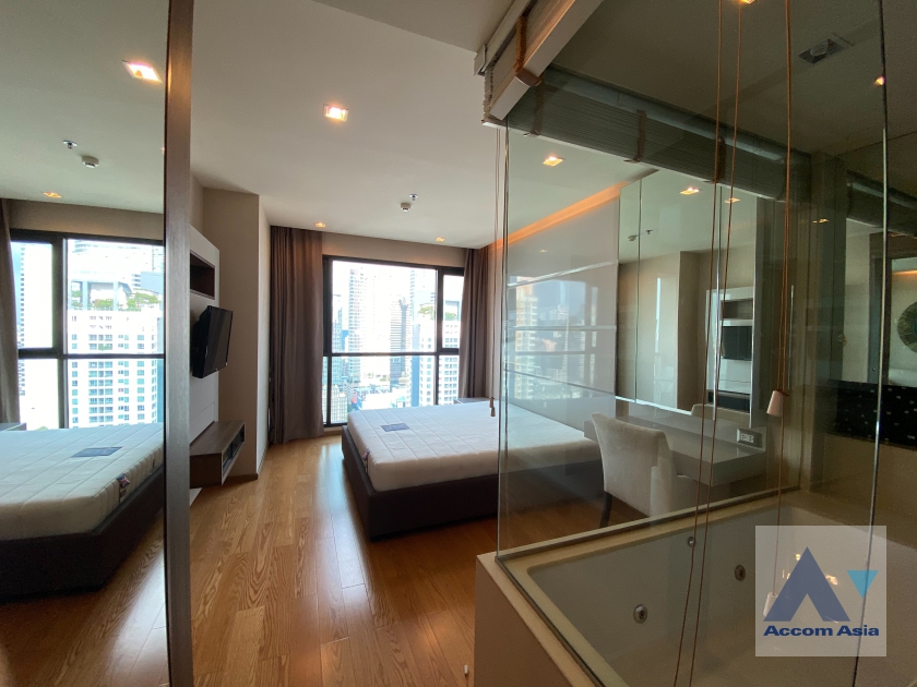  1 Bedroom  Condominium For Rent & Sale in Silom, Bangkok  near BTS Chong Nonsi (AA24682)