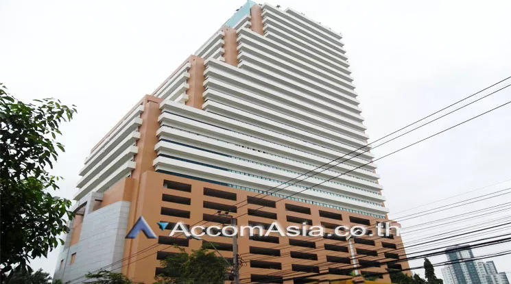  Office space For Rent in Sukhumvit, Bangkok  near BTS Ekkamai (AA24725)