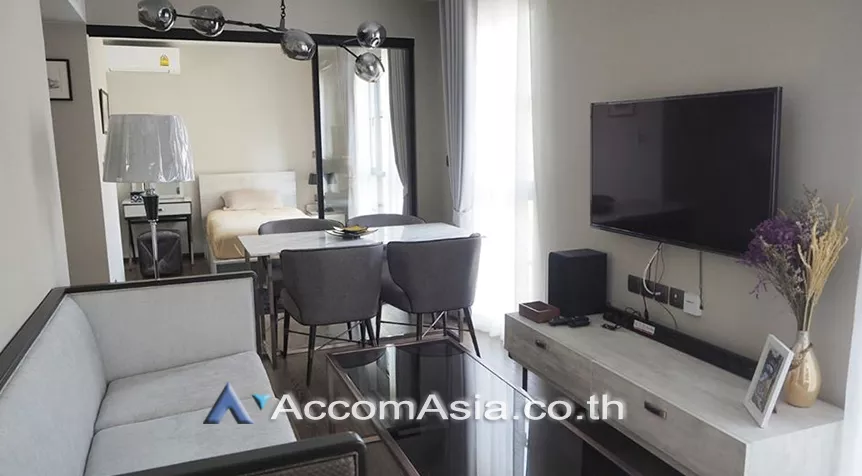  2 Bedrooms  Condominium For Rent & Sale in Ploenchit, Bangkok  near BTS Chitlom (AA24763)